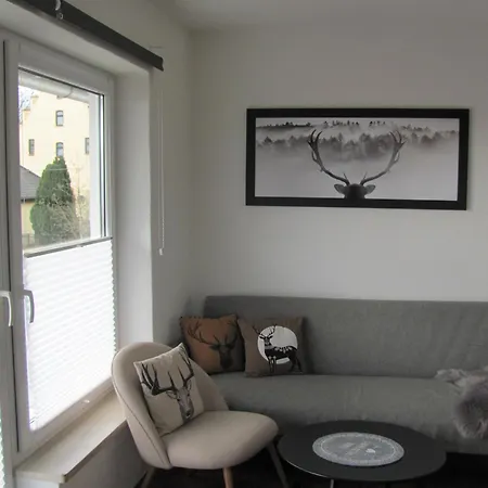 #1komfortables Helles Gaestezimmer Mit Balkon Mit Gemeinschaftsbad W-lan Airport Nah Late Night Check In Haus Nr 9,5 *