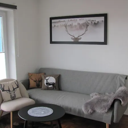 #1Komfortables Helles Gaestezimmer Mit Balkon Mit Gemeinschaftsbad W-Lan Airport Nah Late Night Check In Haus Nr 9,5 * Trunkelsberg